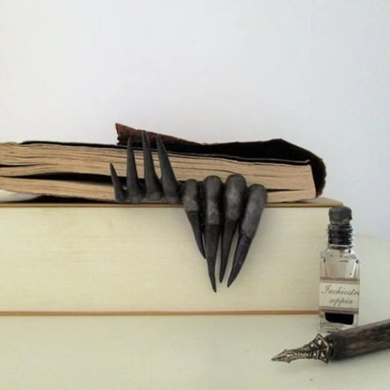 Marcador gótico da garra do di - Resin Art Bookmark avaliação e preço