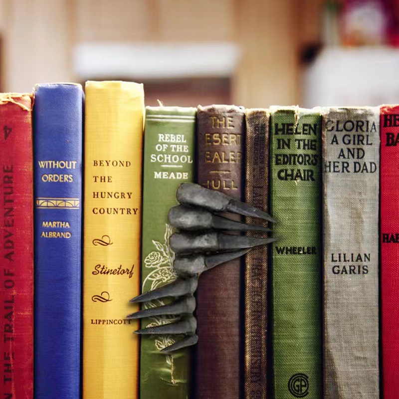 Marcador gótico da garra do di - Resin Art Bookmark avaliação e preço
